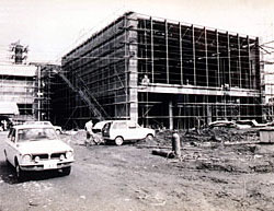 建設中の総合博物館本館